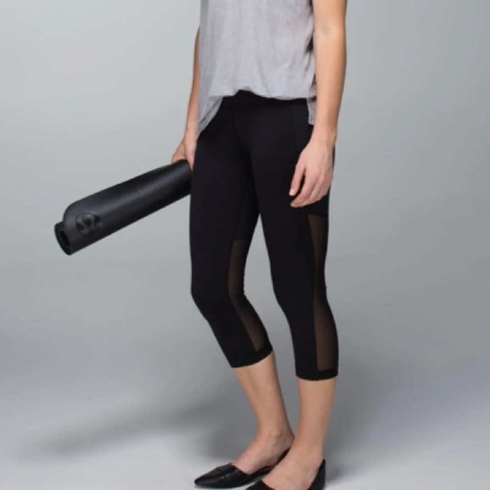 LULULEMON Breathe Easy Black Crop Leggings Size 8